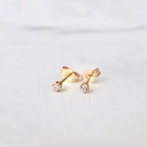 2mm white diamond CZ stud earrings 14kGF